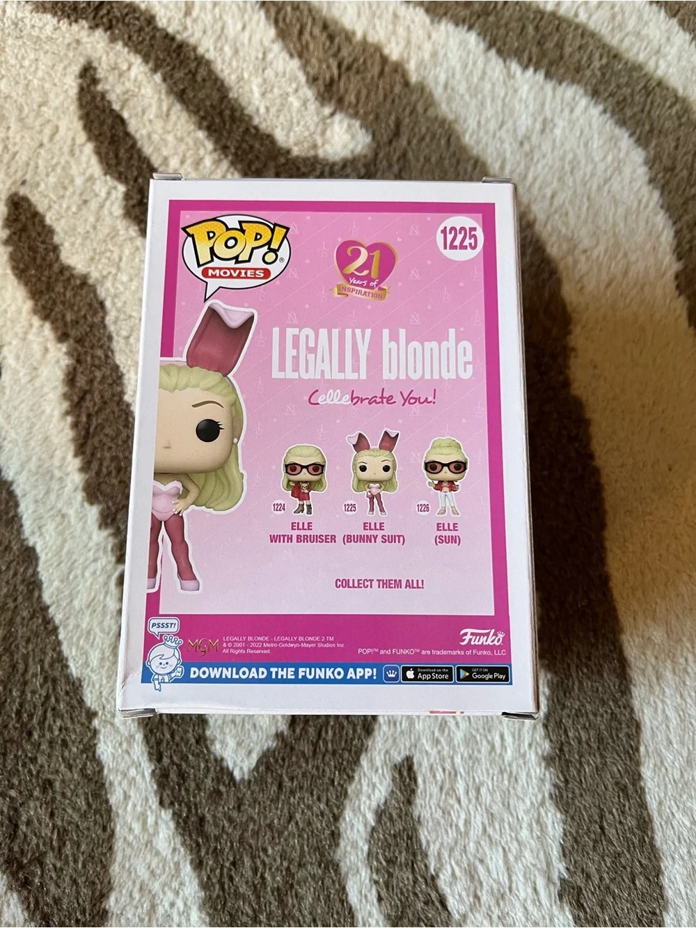 Funko POP! Movies Elle (Bunny Suit) Legally Blonde - Picture 3 of 7